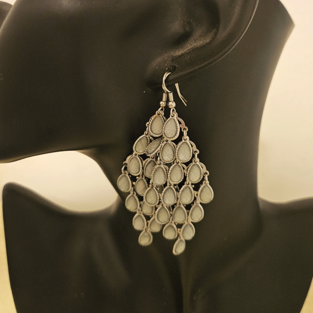Shimmering Silver Chandelier Earrings with Cascading Discs